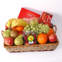 Fruits Basket with lindt Chocolates
