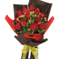 12 holland red roses bouqet