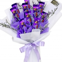 10 cadbury w/statice bouquet